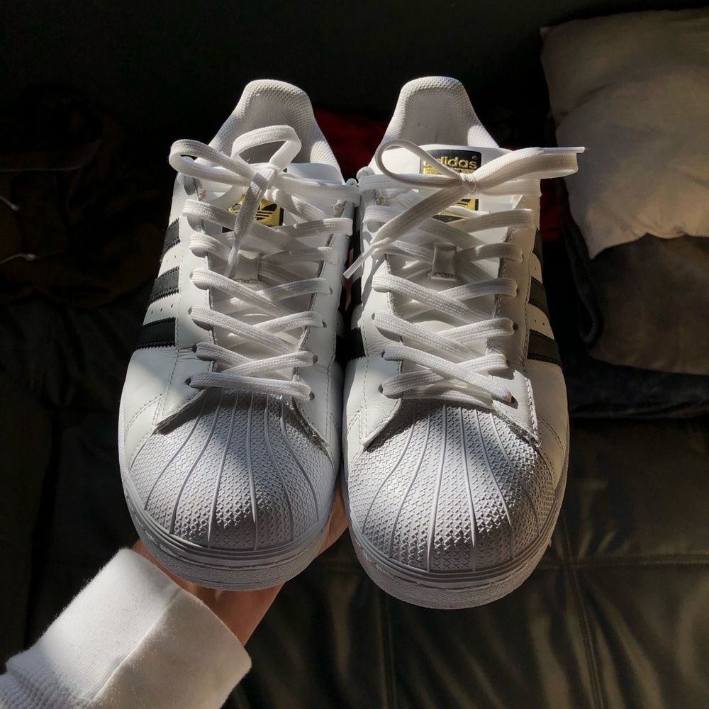 Men’s Adidas original Superstar size 11